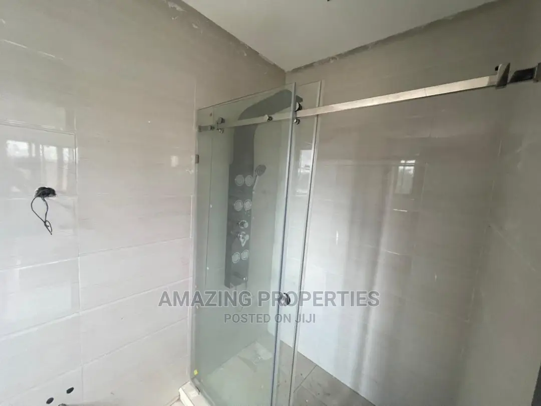 5bdrm House in Airport Residential Area for sale in Airport Residential Area