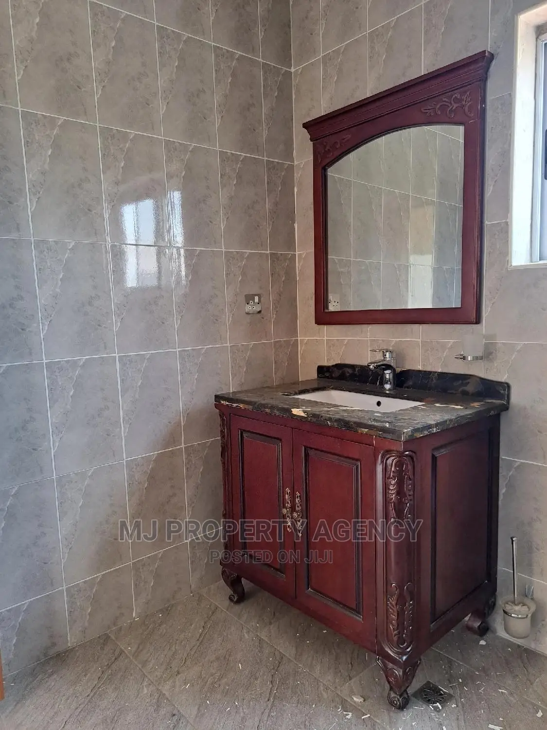 5bdrm House in Devtraco, Tema Metropolitan for sale in Tema Metropolitan