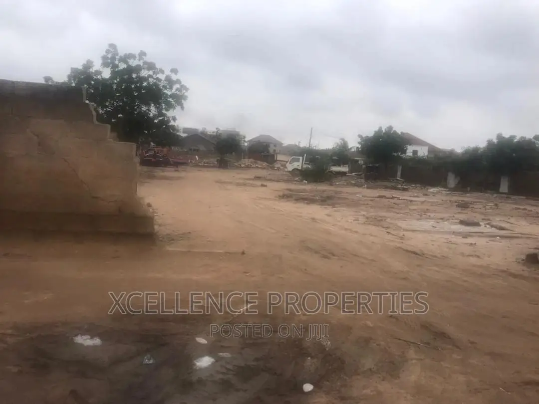 One and Half Land for Sale in Adjiriganor