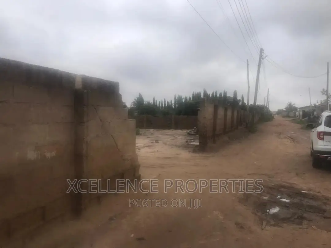 One and Half Land for Sale in Adjiriganor