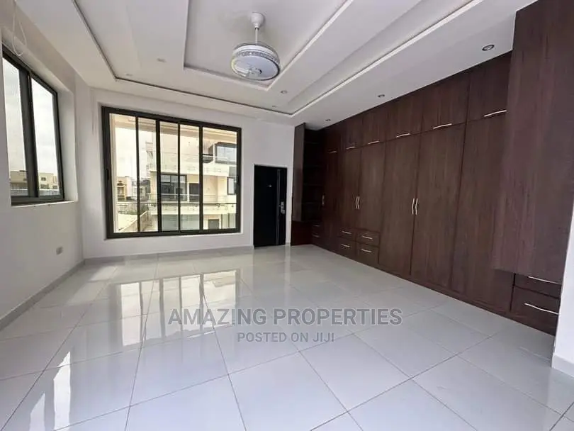 5bdrm House in Airport Residential Area for sale in Airport Residential Area