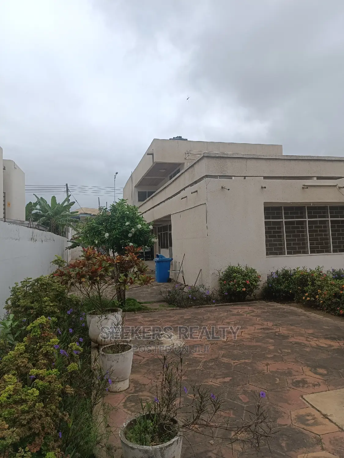 7bdrm House in Seekers Realty, Dzorwulu for sale in Dzorwulu