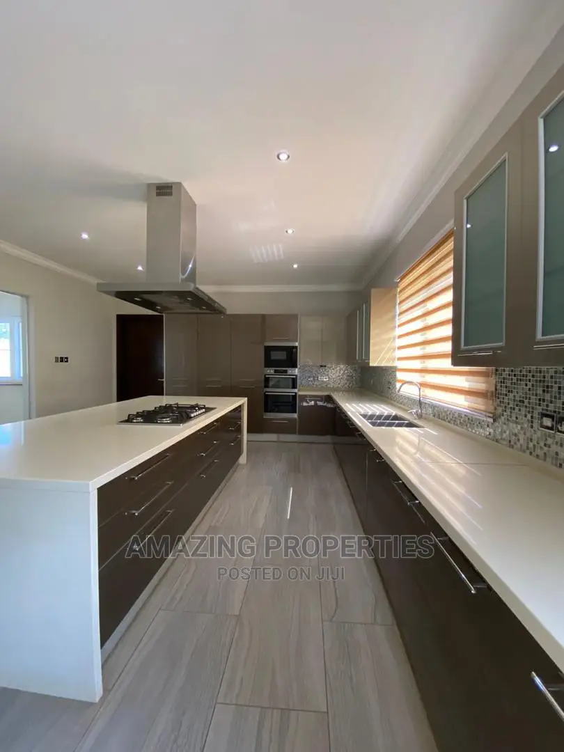 5bdrm House in Airport for sale in Airport Residential Area