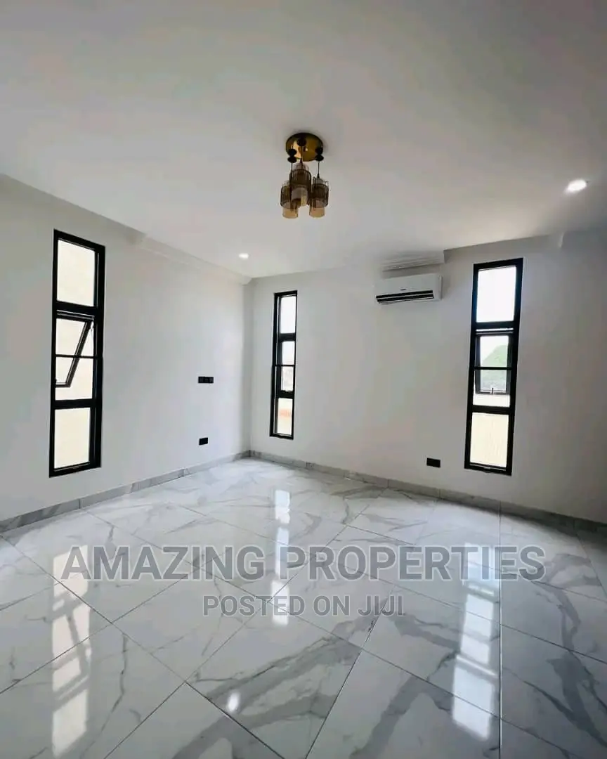 5bdrm House in East Legon for sale in East Legon