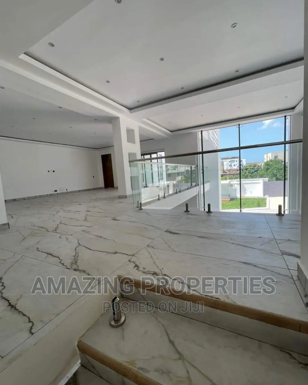 8bdrm House in East Legon for sale in East Legon