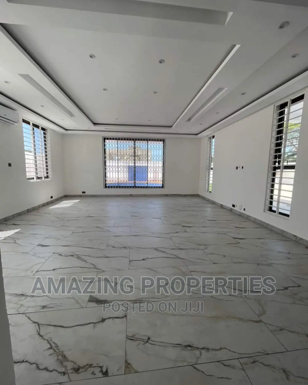 8bdrm House in East Legon for sale in East Legon