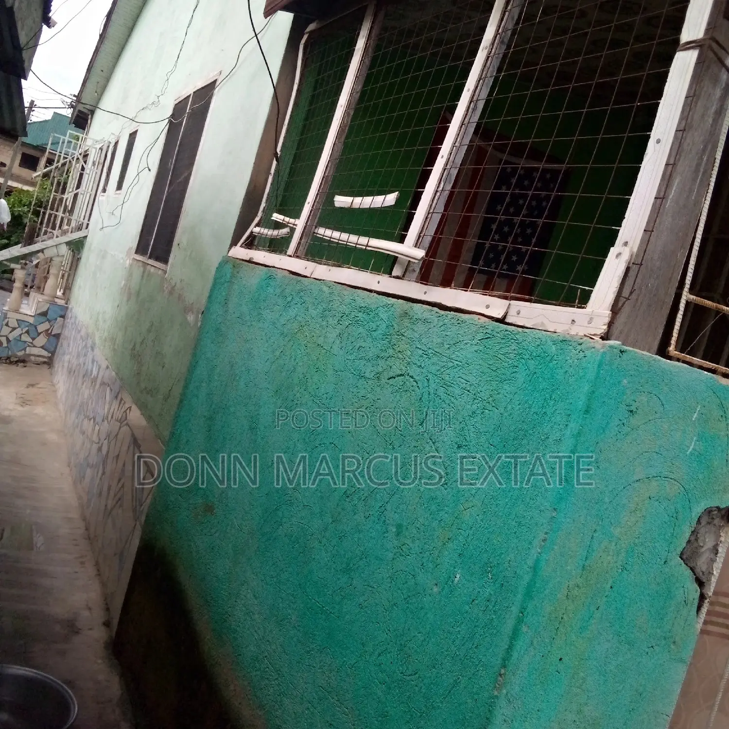 9bdrm House in Meduma Abass, Kumasi Metropolitan for sale in Kumasi Metropolitan