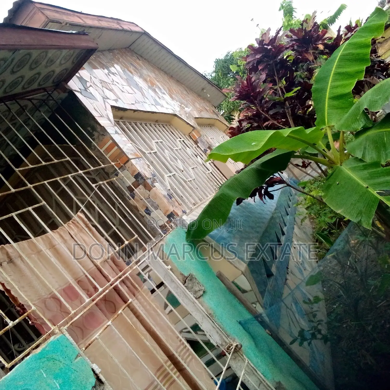 9bdrm House in Meduma Abass, Kumasi Metropolitan for sale in Kumasi Metropolitan