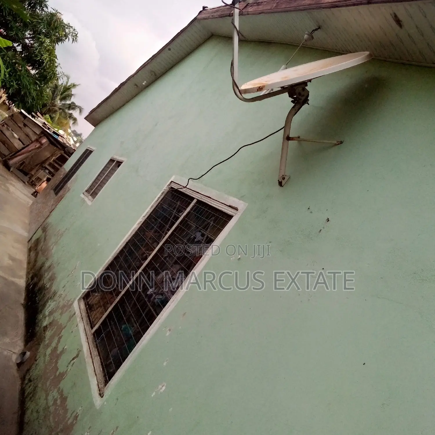 9bdrm House in Meduma Abass, Kumasi Metropolitan for sale in Kumasi Metropolitan
