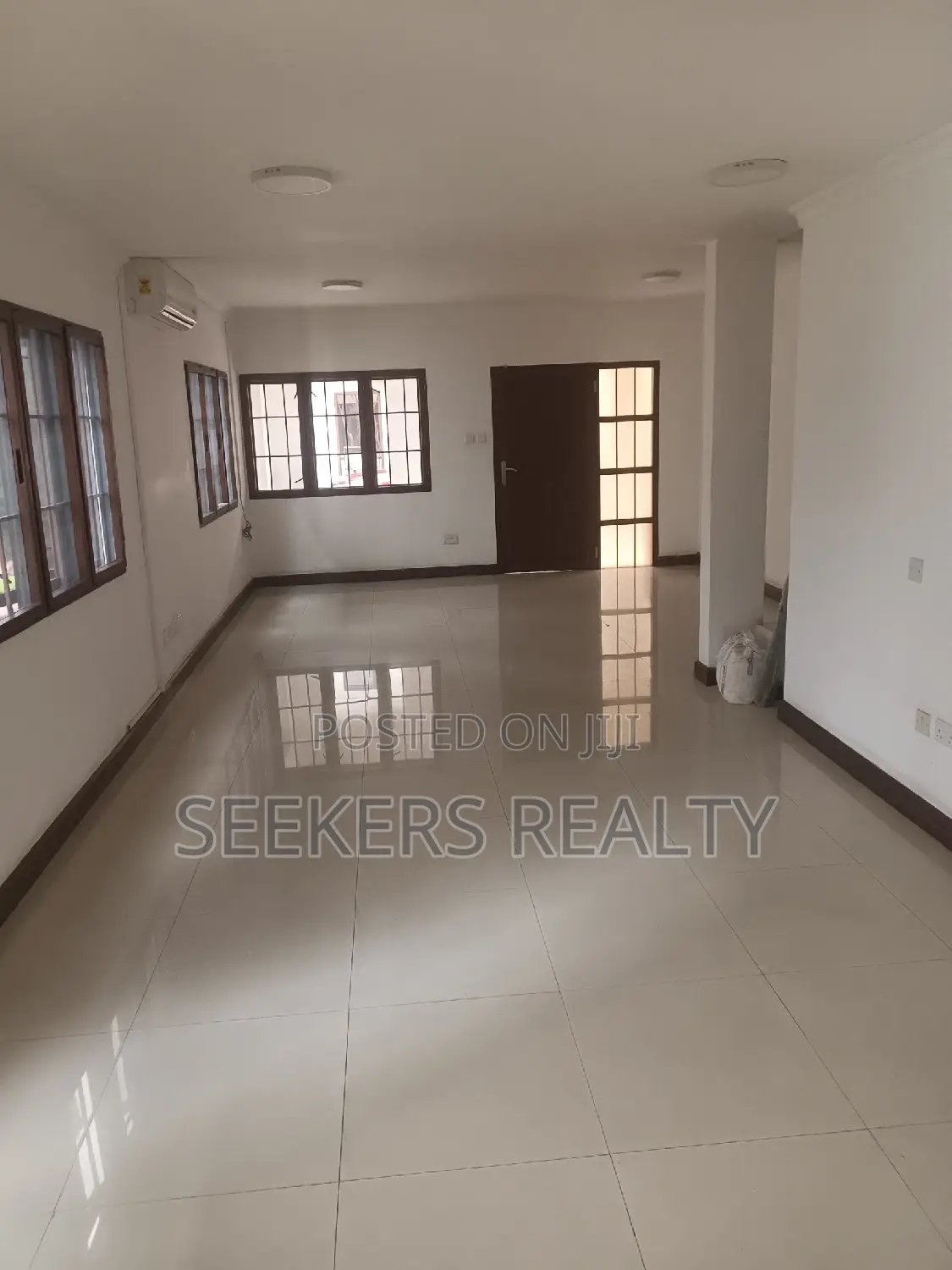 3bdrm Townhouse / Terrace in Seekers Realty, Cantonments for rent in Cantonments