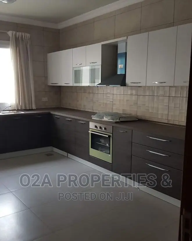 3bdrm House in Airport Residential Area for sale in Airport Residential Area