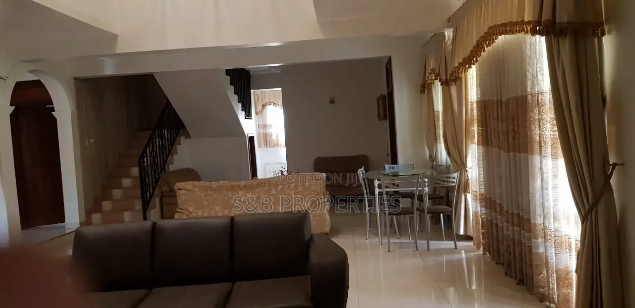 Furnished 5bdrm House in Ashomang Estate for rent in Ashomang Estate