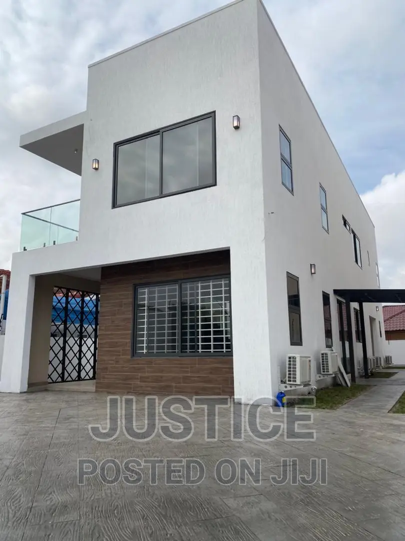 4bdrm Duplex in Community 20 Tema for sale in Tema Metropolitan