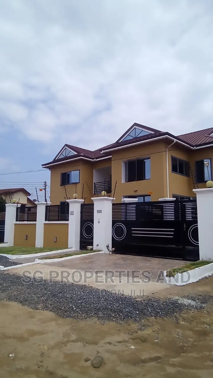 3bdrm Apartment in Batsonaa, Spintex for rent in Spintex