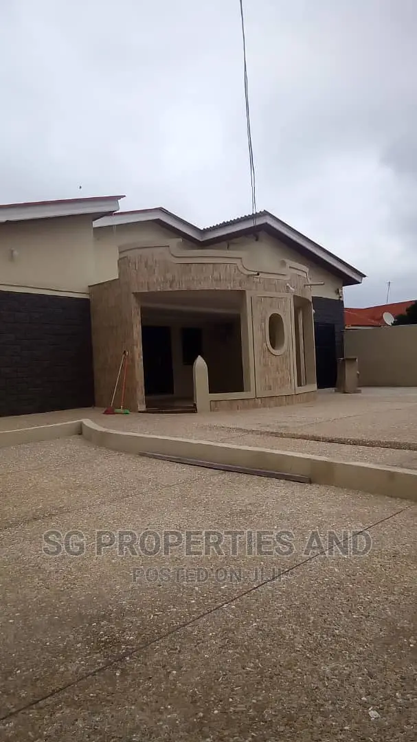 4bdrm House in Batsonaa, Spintex for rent in Spintex