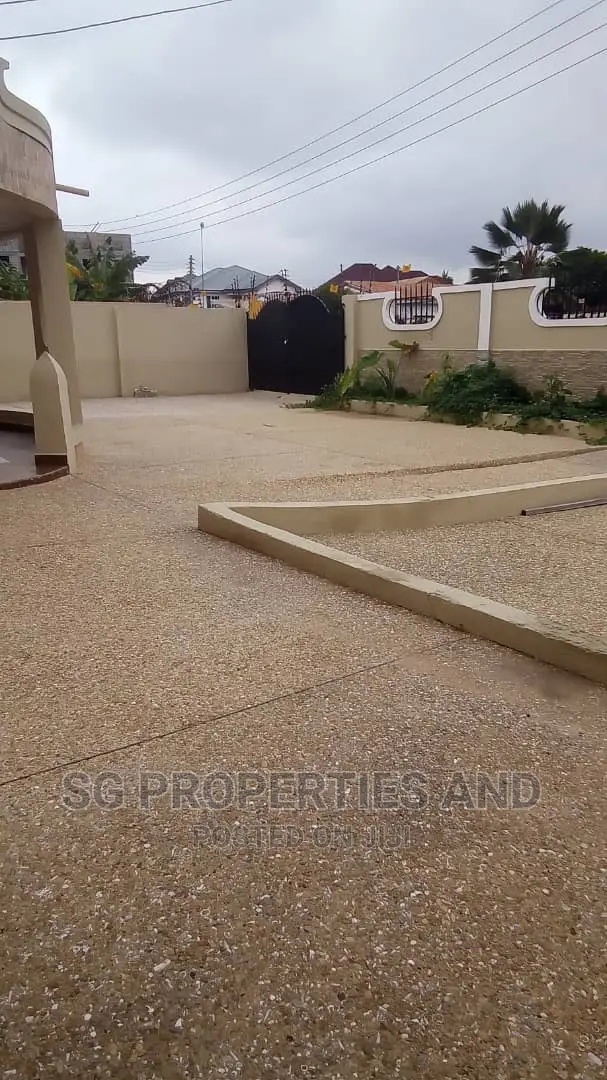 4bdrm House in Batsonaa, Spintex for rent in Spintex