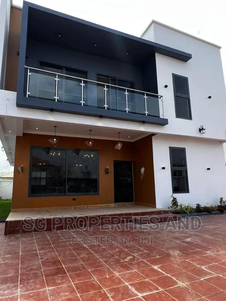 4bdrm Mansion in Ecobank, Spintex for sale in Spintex