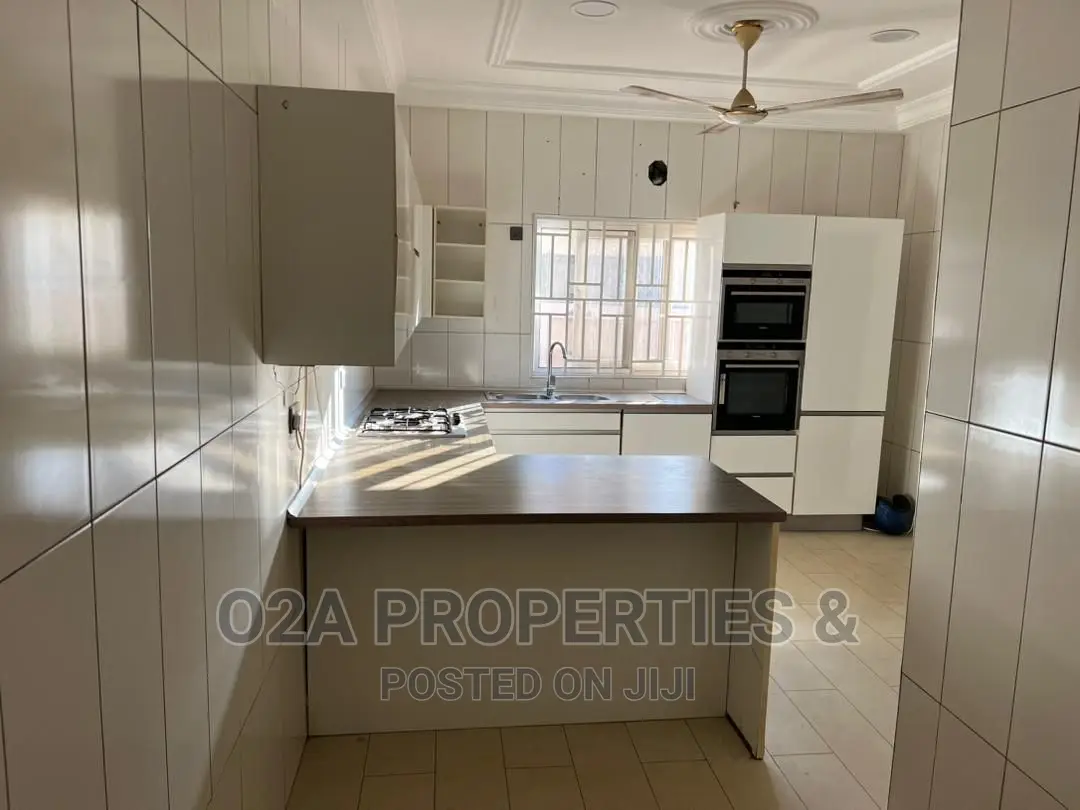4bdrm House in Baatsona Total for sale in Baatsona Total