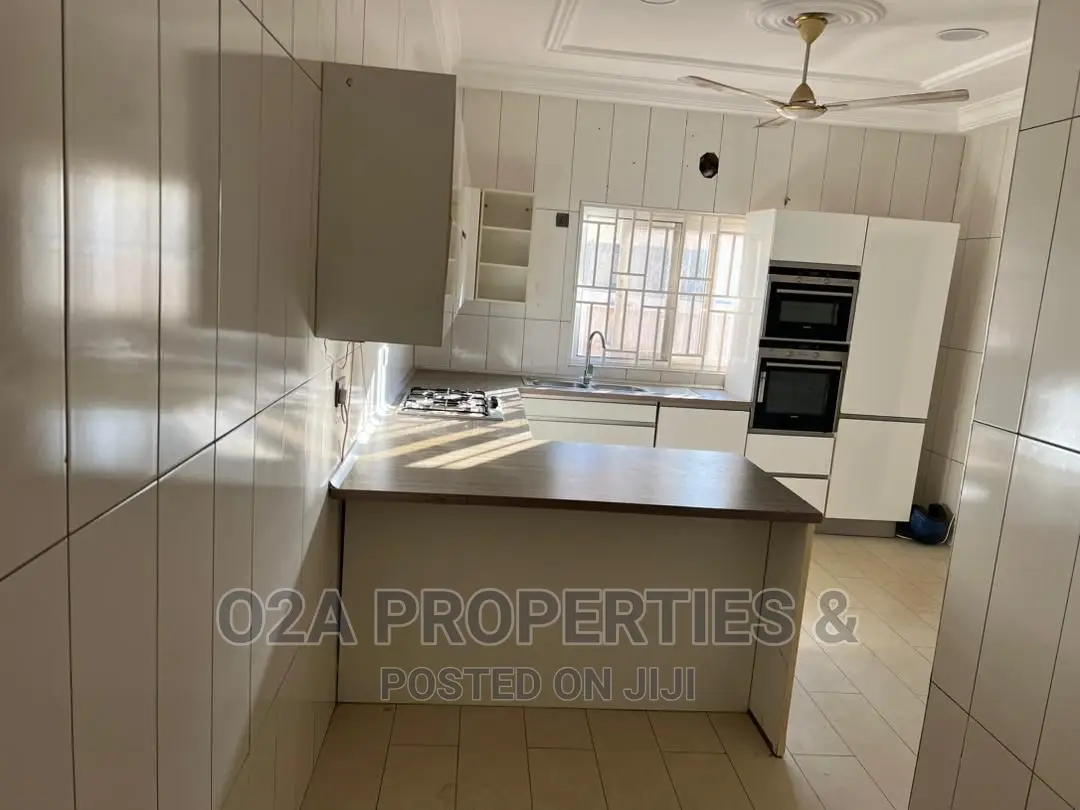 4bdrm House in Baatsona Total for sale in Baatsona Total