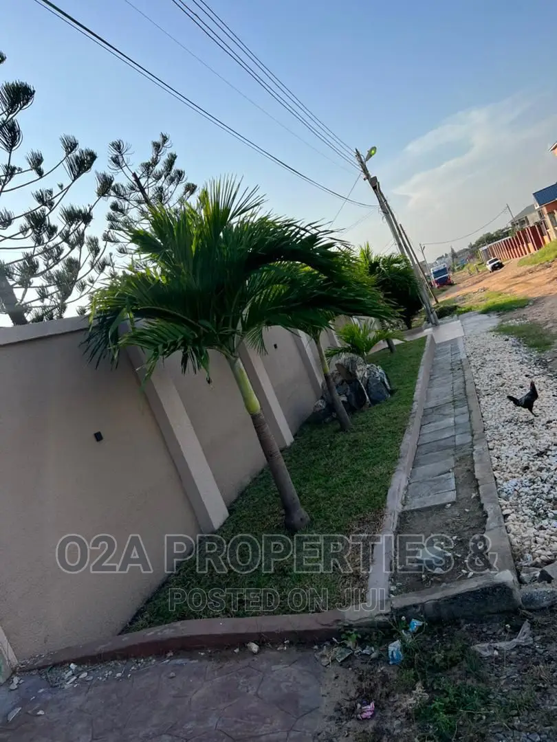 4bdrm House in Baatsona Total for sale in Baatsona Total