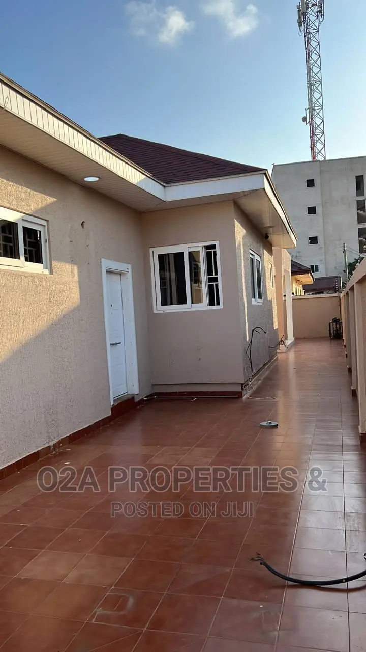 4bdrm House in Baatsona Total for sale in Baatsona Total