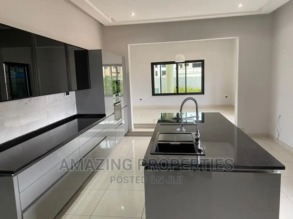 6bdrm House in East Legon for sale in East Legon