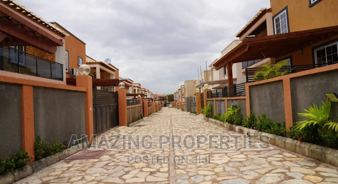 4bdrm House in Airport Residential Area for sale in Airport Residential Area