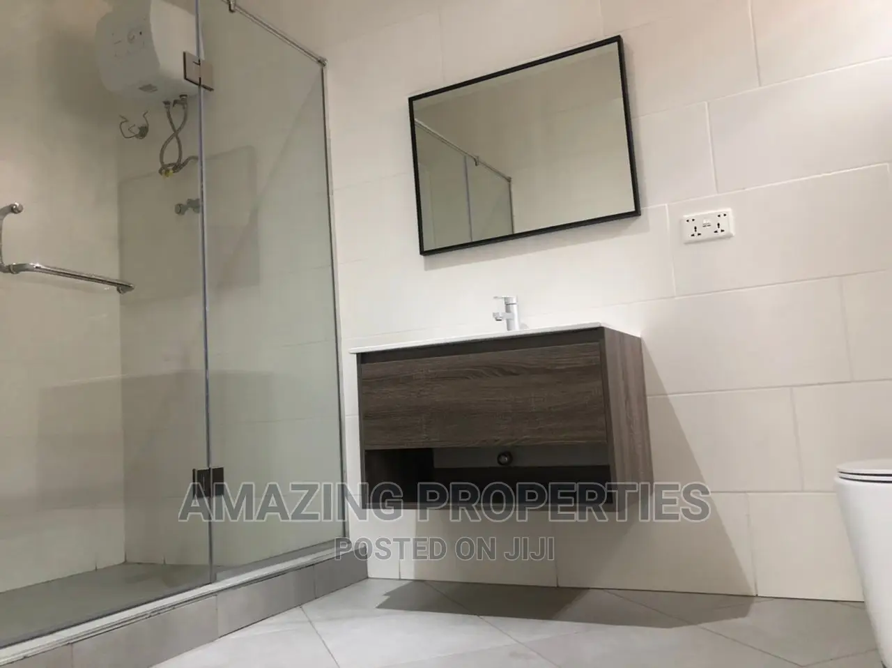4bdrm House in Airport Residential Area for sale in Airport Residential Area