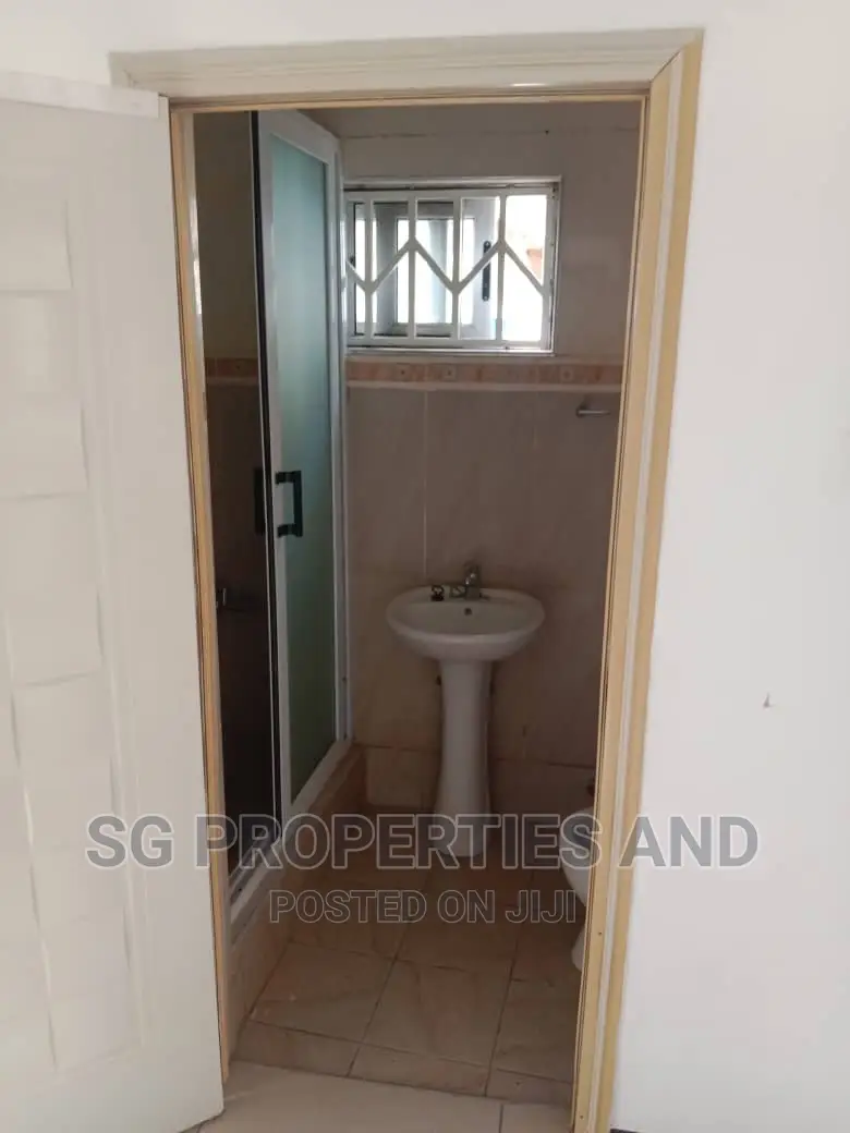 3bdrm House in Sakumono, Spintex for rent in Spintex