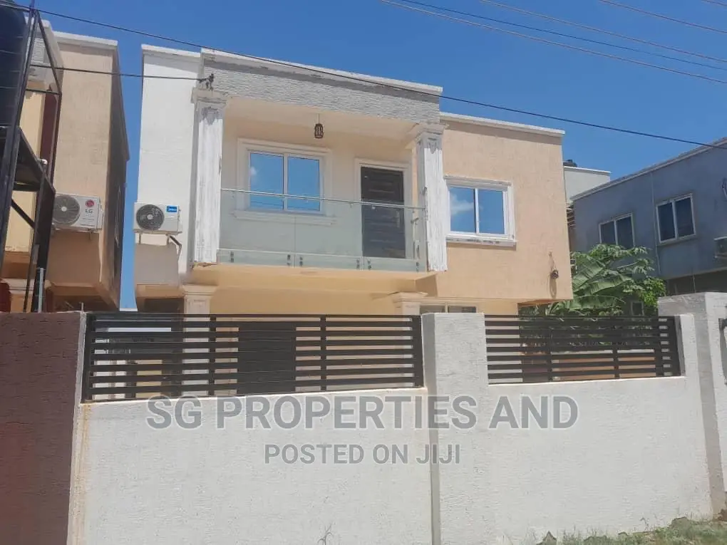 3bdrm House in Sakumono, Spintex for rent in Spintex