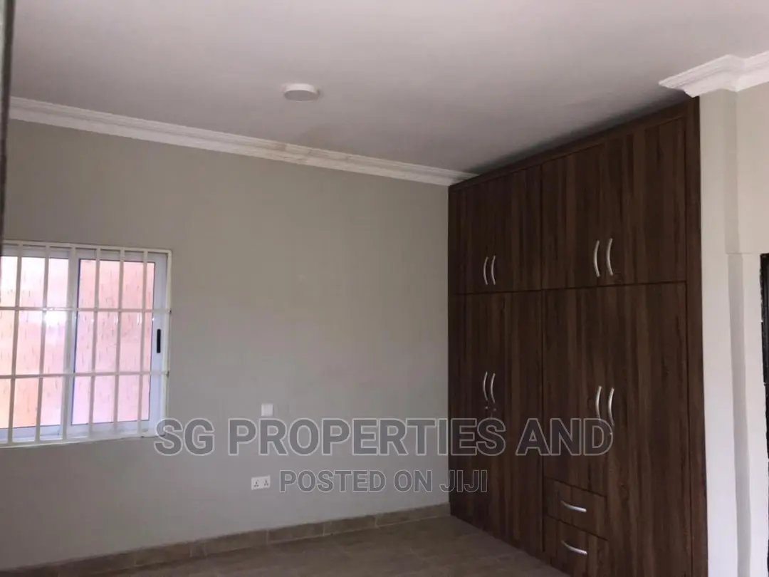 3bdrm House in Sakumono, Spintex for rent in Spintex