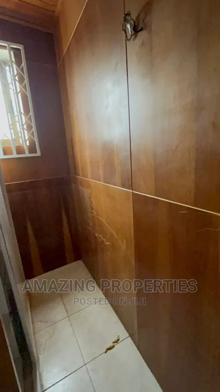 5bdrm House in East Legon for sale in East Legon
