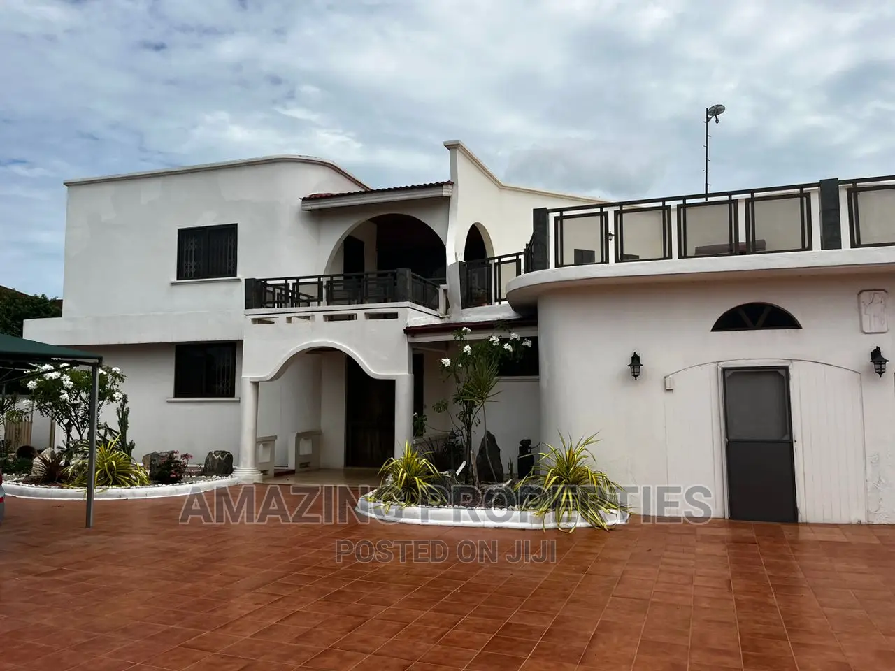 5bdrm House in East Legon for sale in East Legon