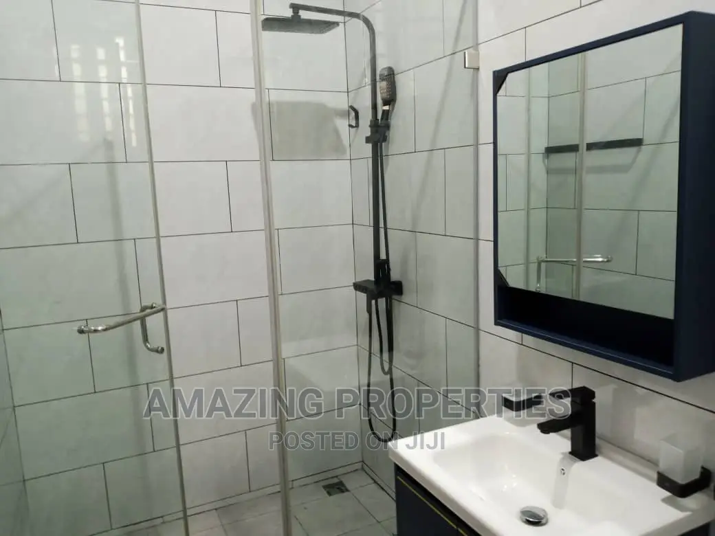 7bdrm House in East Legon for sale in East Legon