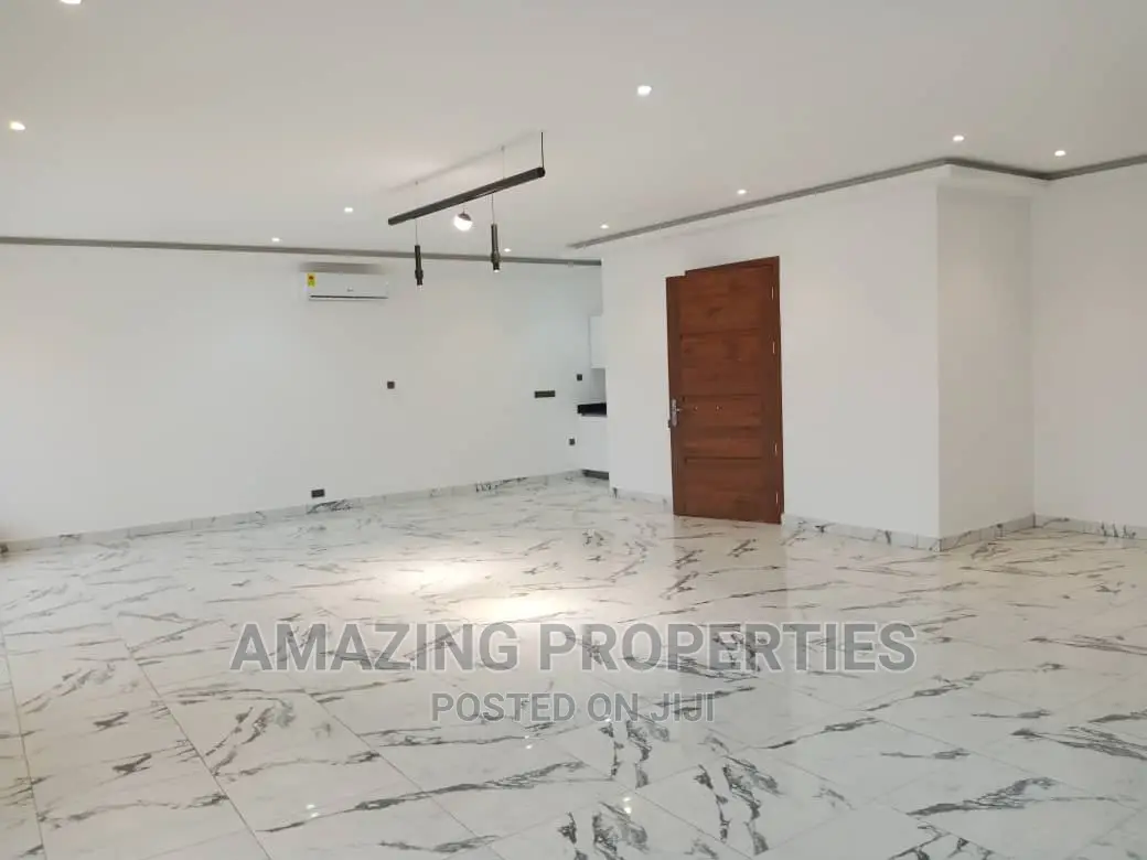 7bdrm House in East Legon for sale in East Legon