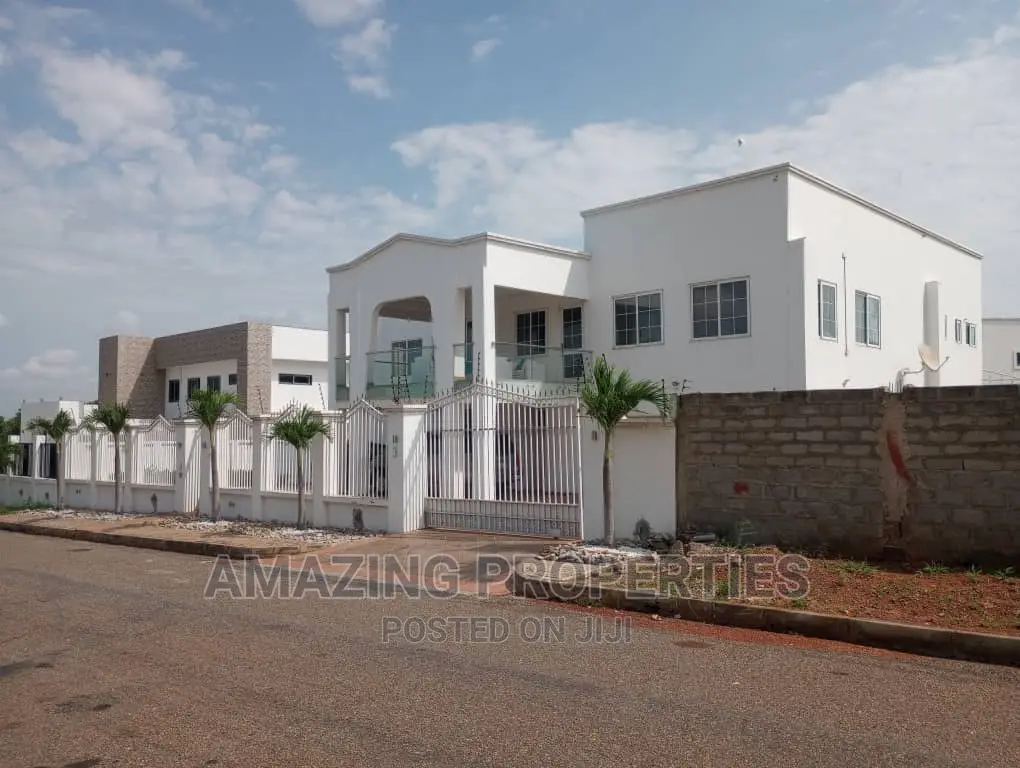 7bdrm House in Airport Residential Area for sale in Airport Residential Area