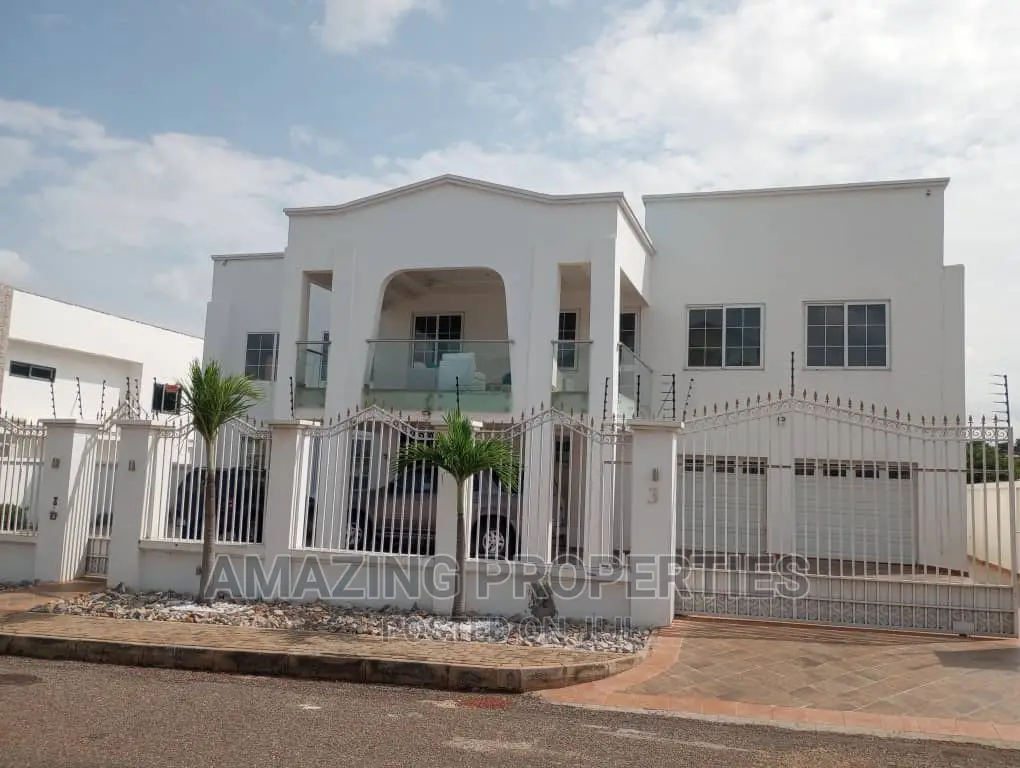 7bdrm House in Airport Residential Area for sale in Airport Residential Area