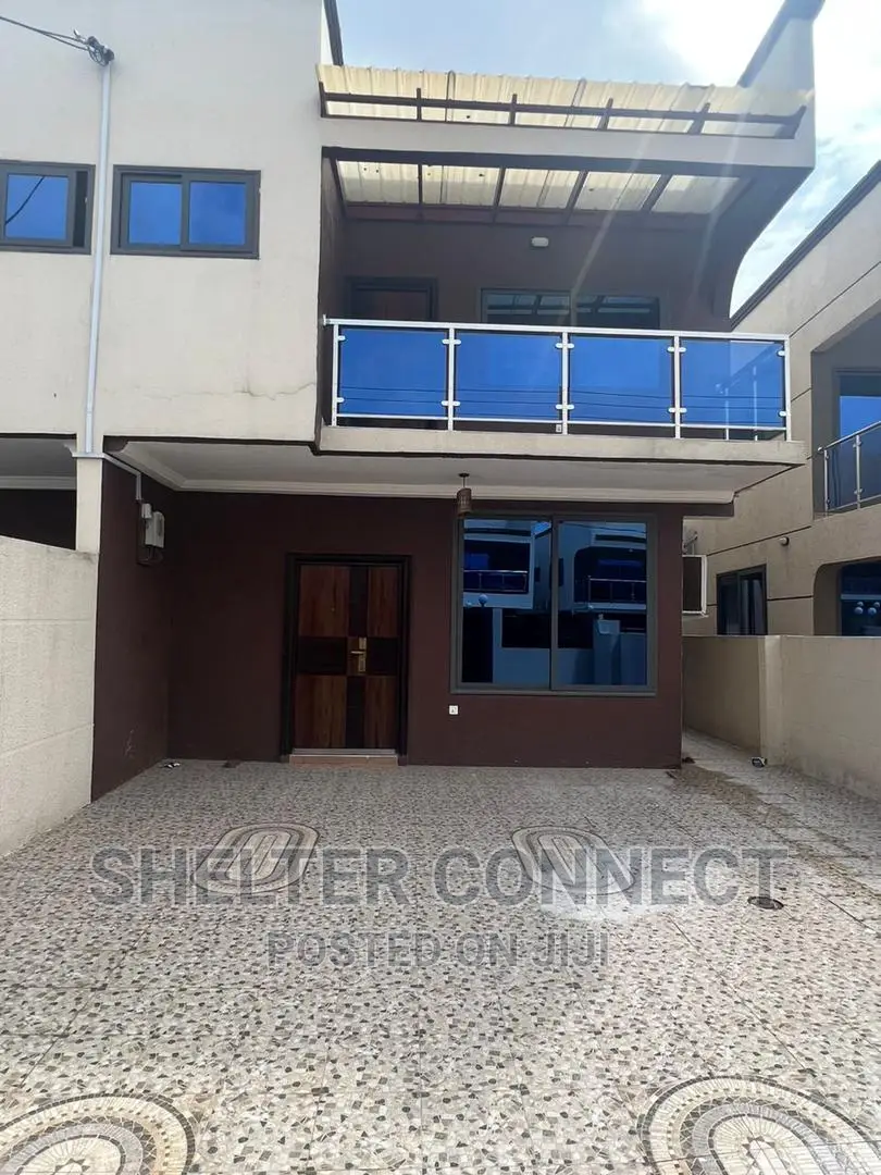 3bdrm Duplex in Oyarifa for rent in Oyarifa