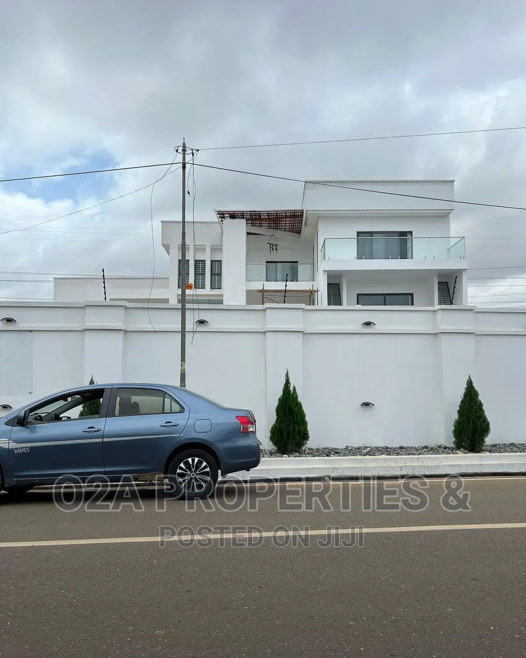 8bdrm Duplex in American House for sale in American House