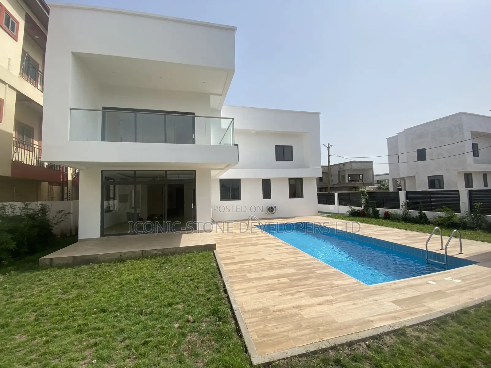 4bdrm Mansion in American House, East Legon for sale in East Legon