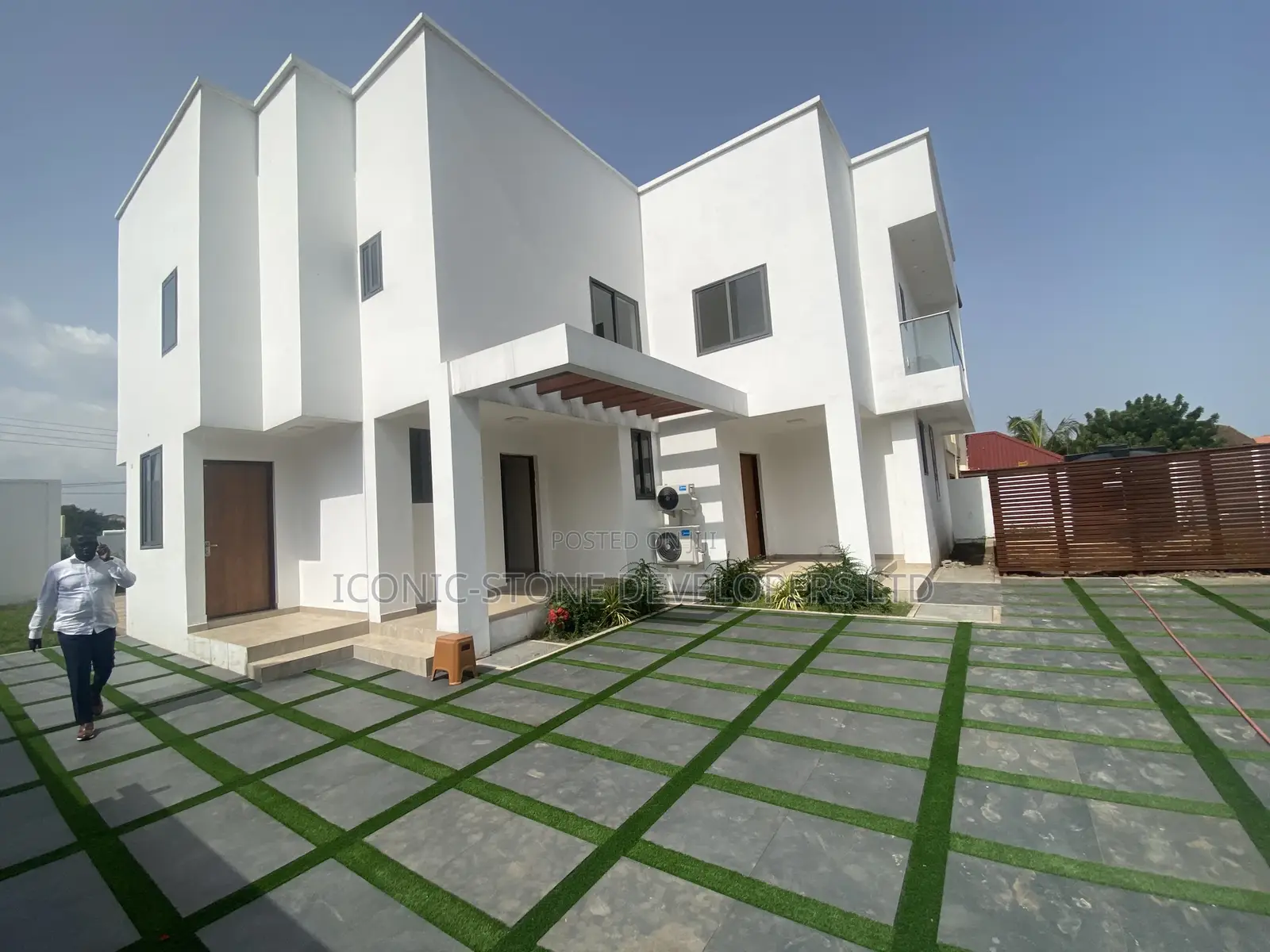 4bdrm Mansion in American House, East Legon for sale in East Legon