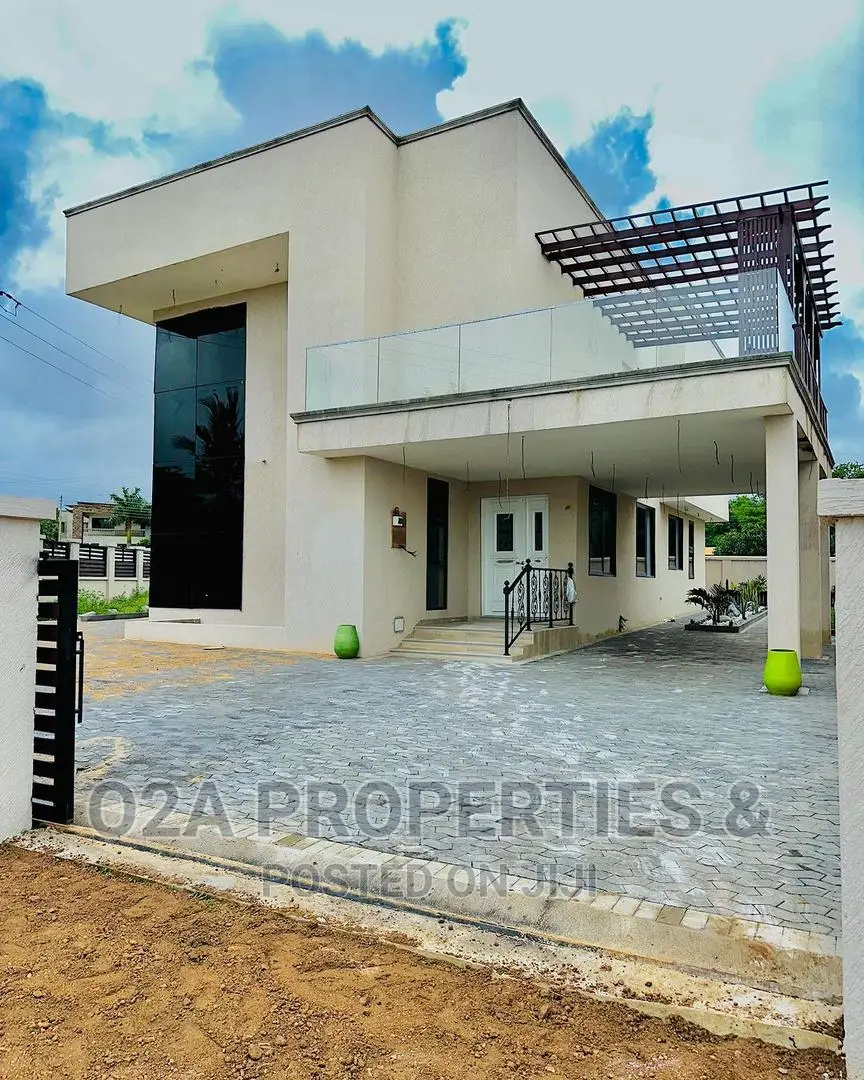 4bdrm House in Sakumono for sale in Sakumono