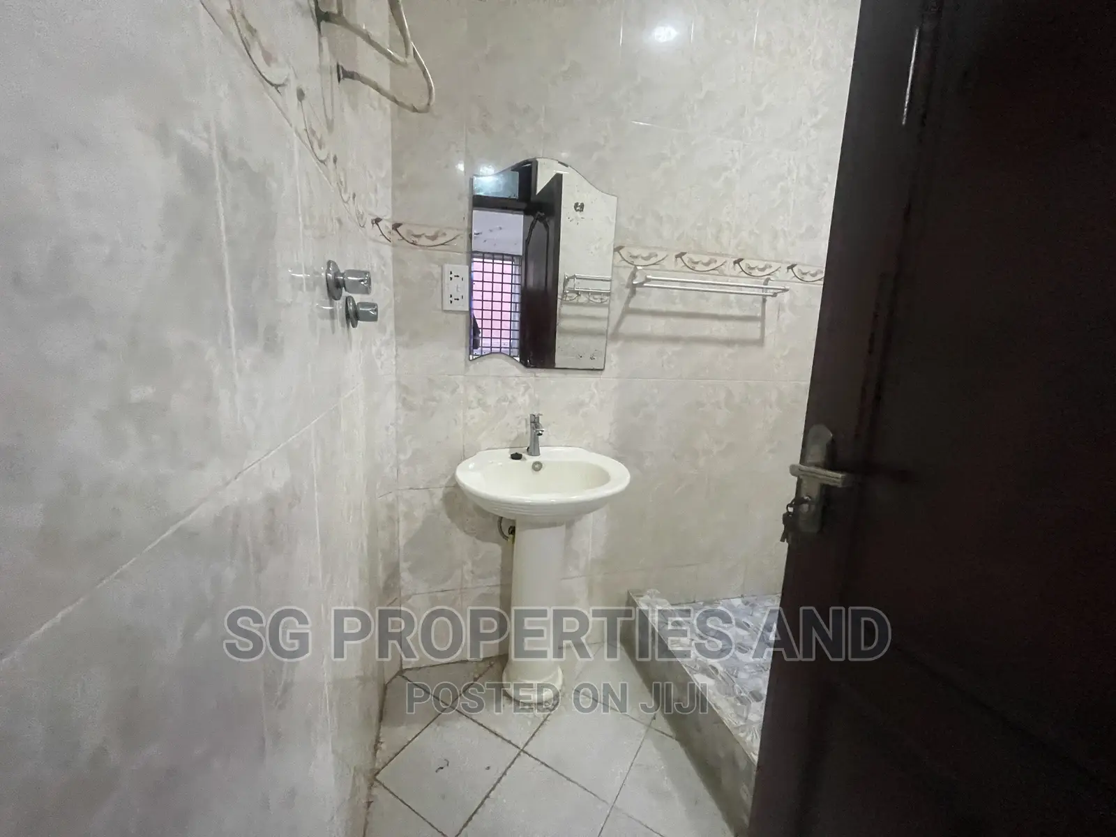 2bdrm Apartment in Lashibi, Spintex for rent in Spintex