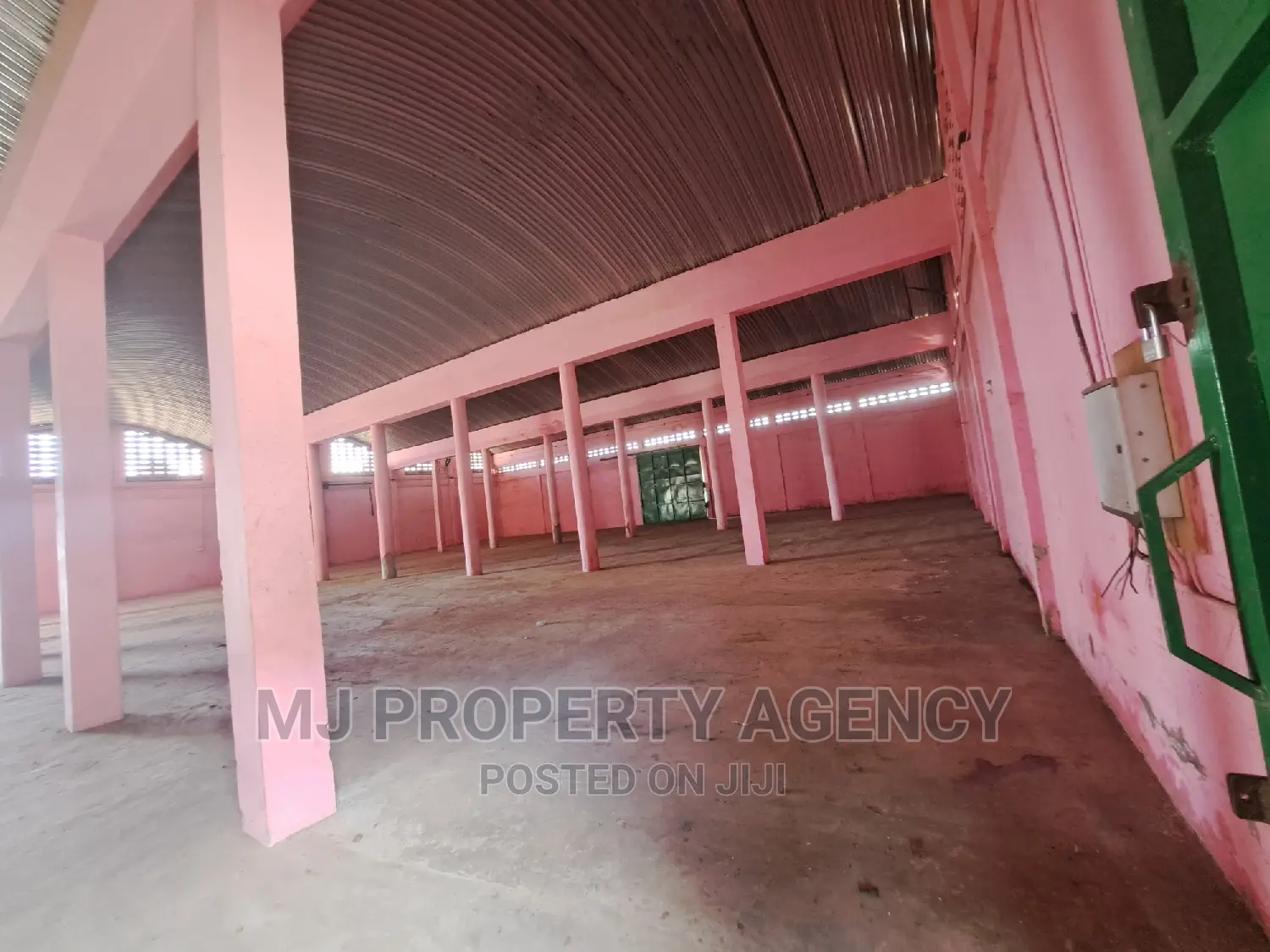 900 SQM Warehouse in Tema Metropolitan