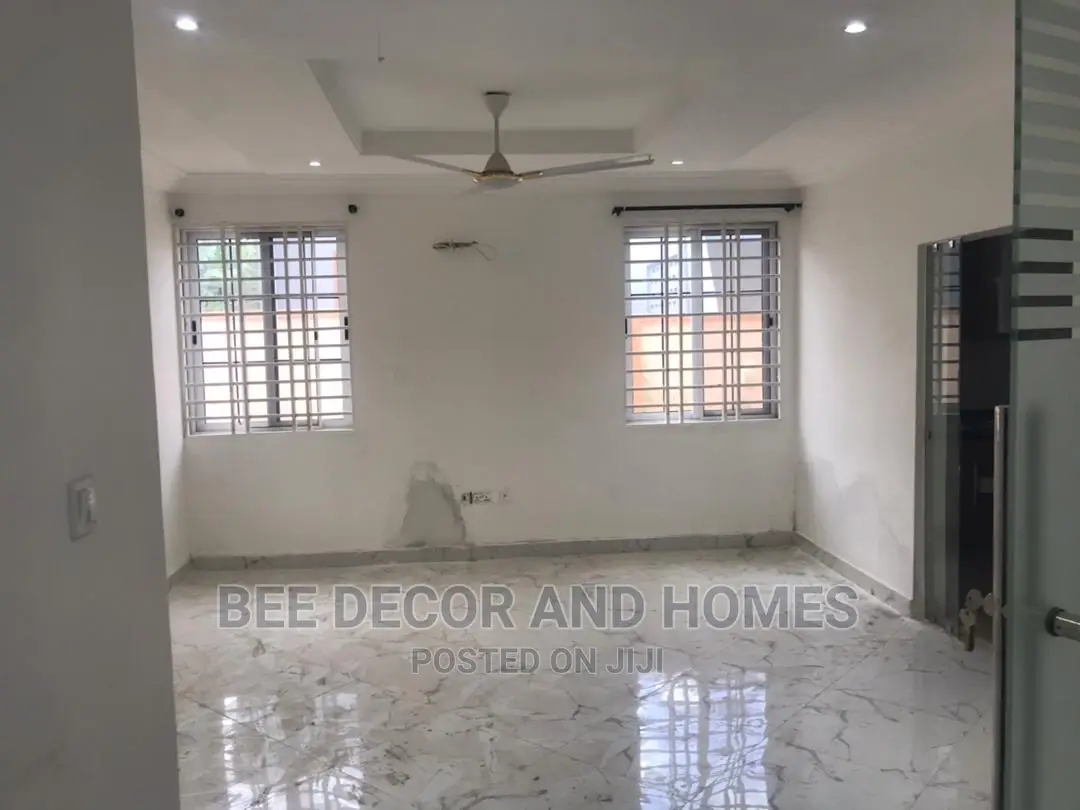 3bdrm Block of Flats in Bee Decor And Homes, Adenta for sale in Adenta