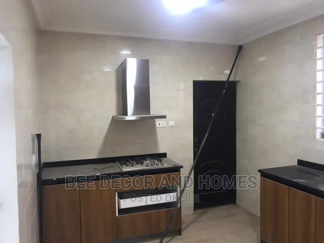 3bdrm Block of Flats in Bee Decor And Homes, Adenta for sale in Adenta