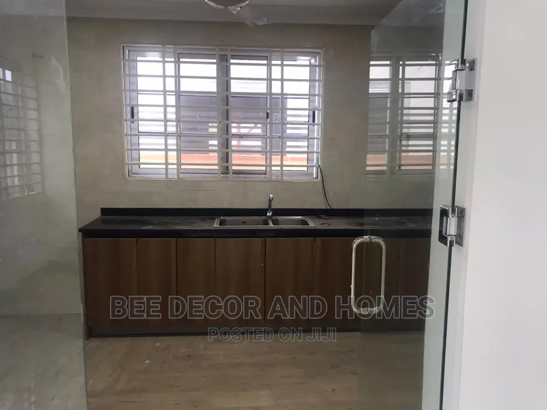3bdrm Block of Flats in Bee Decor And Homes, Adenta for sale in Adenta