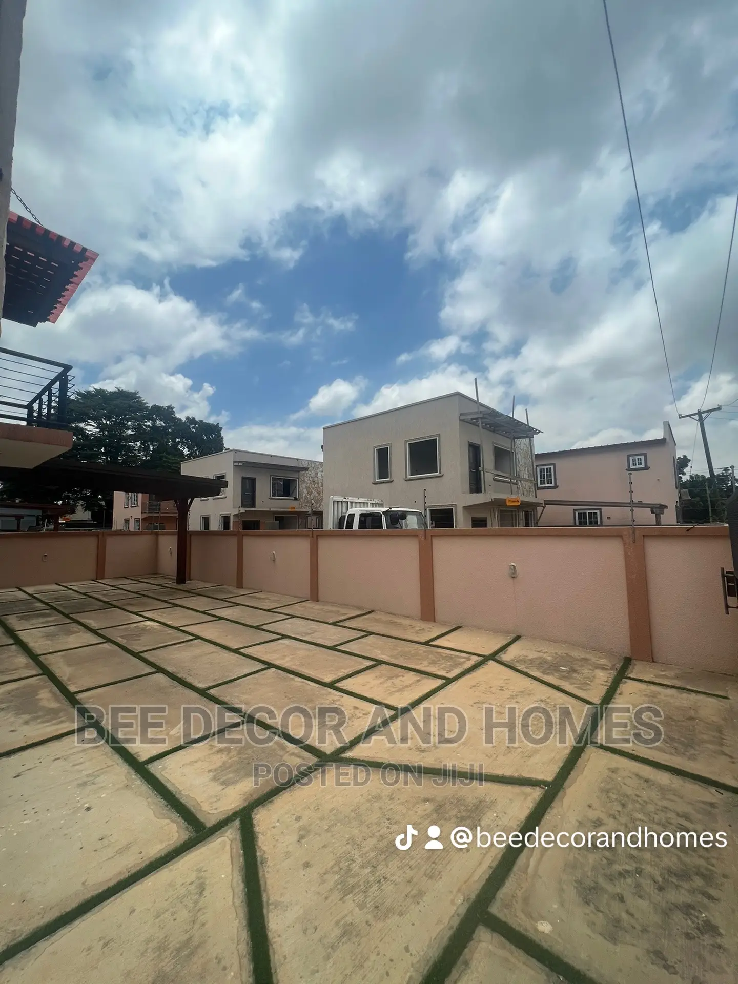 3bdrm Block of Flats in Bee Decor And Homes, Adenta for sale in Adenta
