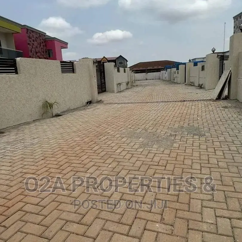4bdrm House in School Junction for sale in School Junction