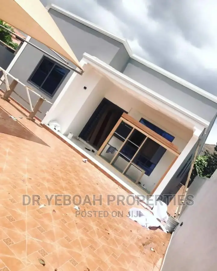 3bdrm House in Spintex:- 3 Bedrooms, Baatsona Total for sale in Baatsona Total